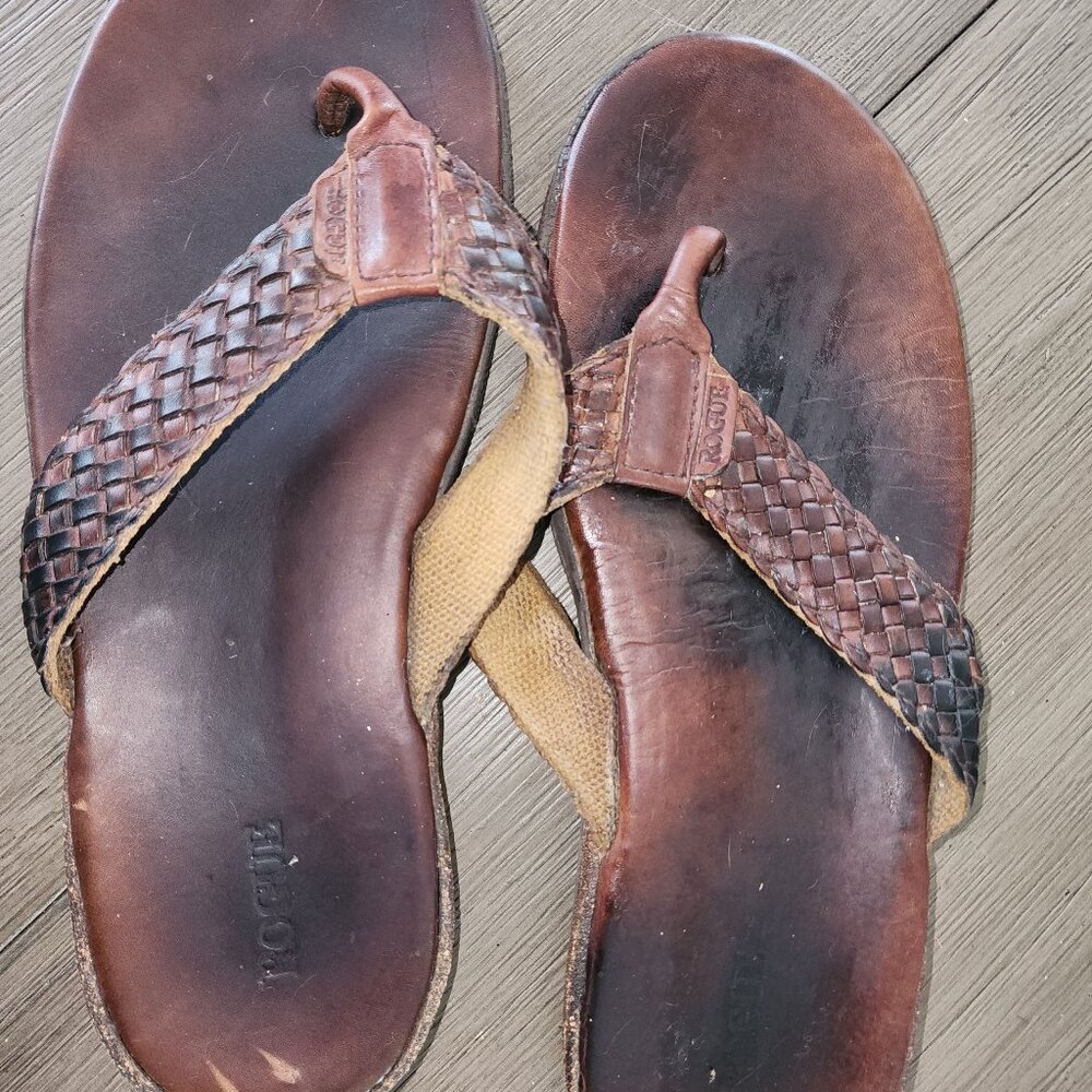 Rogue Brown Leather Flip Flip Sandals